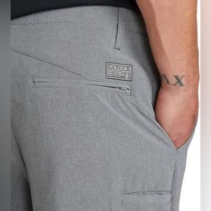 Volcom Men's Kerosene Hybrid Chino Shorts Size 34 Gray